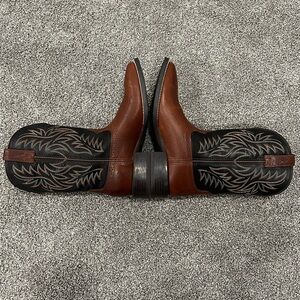 BRAND NEW 9.5D Men’s Ariat Sport Western Cowboy Boots